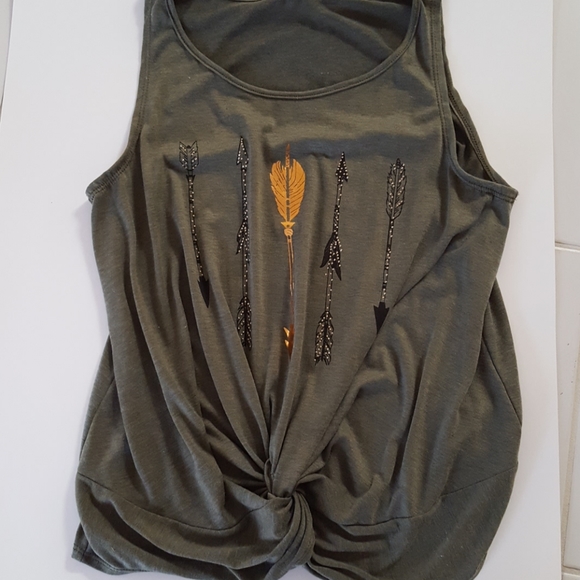 Graphic beaded faux knot tank top NWT - Picture 2 of 6